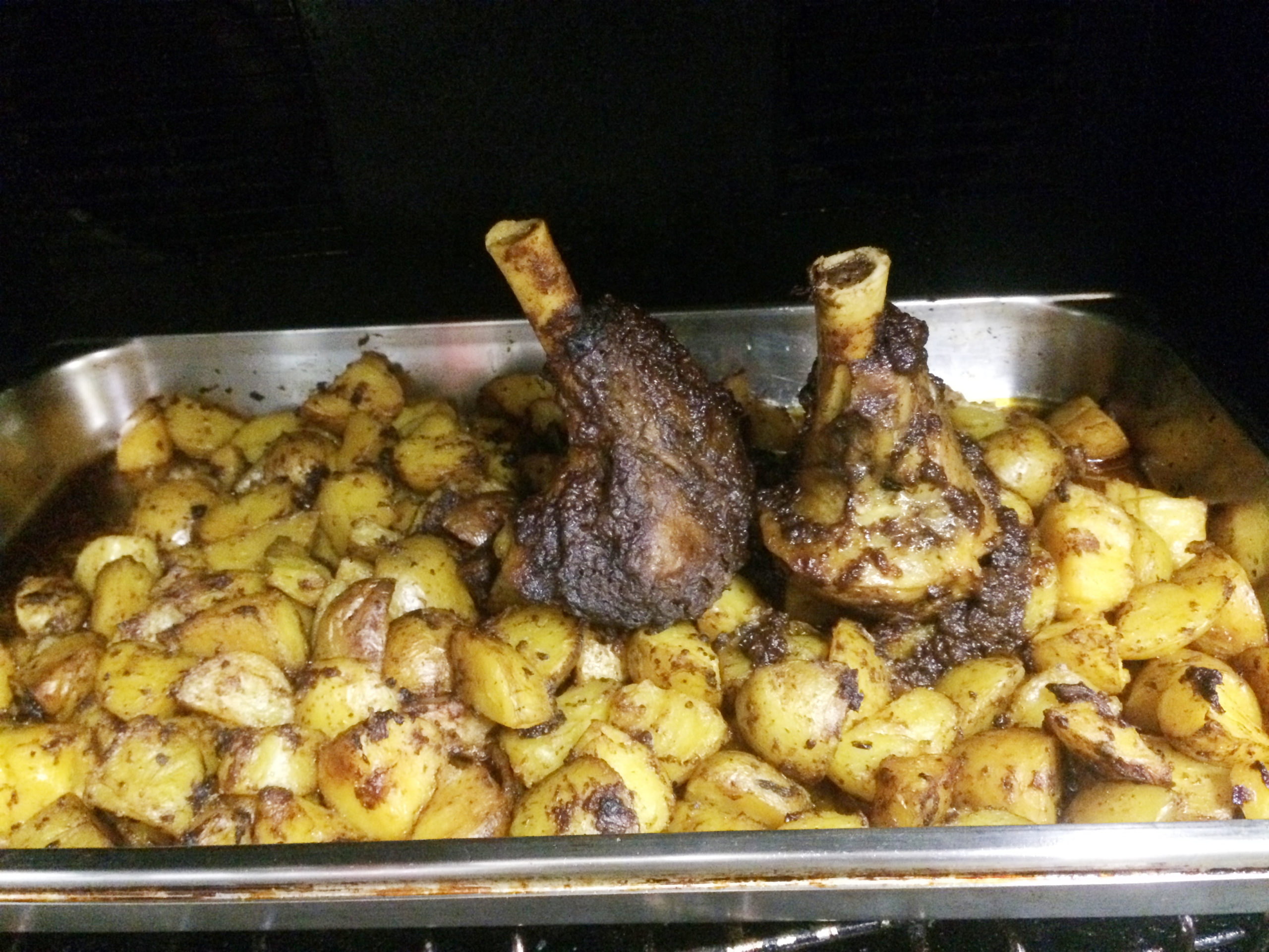 Souris d'agneau avec leurs pommes de terre